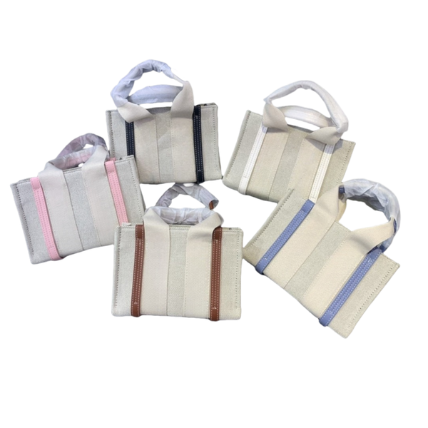 Designer canvas bag Designer tote Bag Women's luxury bag Straw bucket Bag bag bags with shoulder strap casual fashion shopping bag Luxurious Canvas & Straw Shoulder Bag, C12
Designer canvas bag Designer tote Bag Women's luxury bag Straw bucket Bag bag bags with shoulder strap casual fashion shopping bag Luxurious Canvas & Straw Shoulder Bag, C12