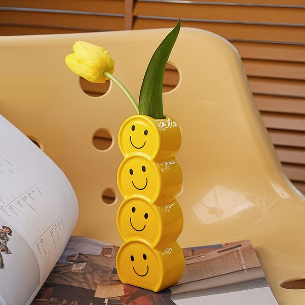 Lovely Shape Smiling Face Ceramic Vase Decoration Modern And Simple Home Living Room Flower Arrangement Set
Lovely Shape Smiling Face Ceramic Vase Decoration Modern And Simple Home Living Room Flower Arrangement Set