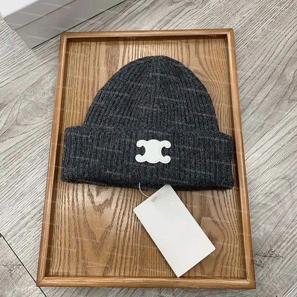 designer beanie warm bonnet men and women knitted hat new best-selling breathable soft and comfortable trend advanced sense fashion hundred with Luxury cap gift, Peach
designer beanie warm bonnet men and women knitted hat new best-selling breathable soft and comfortable trend advanced sense fashion hundred with Luxury cap gift, Peach