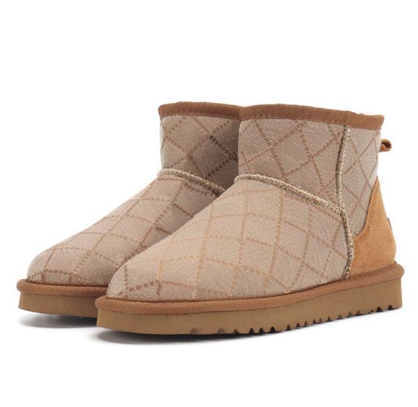 Women's Luxury Ankle Boots with Velvet Lining - Leather & Fur Design for Cold Weather, Khaki
Women's Luxury Ankle Boots with Velvet Lining - Leather & Fur Design for Cold Weather, Khaki