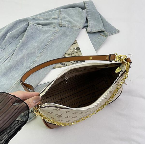 Women's Messenger bag classic old color retro printed shoulder bag niche design letter chain bag elegant atmosphere color matching leather handbag 3 colors, Beige
Women's Messenger bag classic old color retro printed shoulder bag niche design letter chain bag elegant atmosphere color matching leather handbag 3 colors, Beige