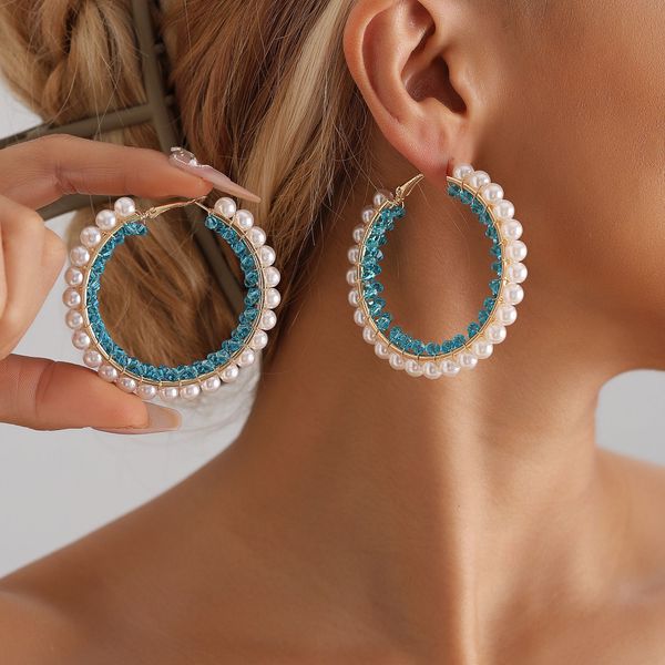 Exaggerated Pearl Blue Crystal Hoop Earrings For Women Gold Plated Zinc Alloy Luxury Big Circle Vintage Fashion Jewelry Party Birthday Gifts
Exaggerated Pearl Blue Crystal Hoop Earrings For Women Gold Plated Zinc Alloy Luxury Big Circle Vintage Fashion Jewelry Party Birthday Gifts