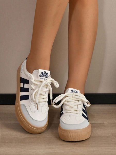 Trendy Casual Sports White Sneakers Women New Arrival Niche Retro Flat Bottom Leisure Sports Shoes, Blue 
Trendy Casual Sports White Sneakers Women New Arrival Niche Retro Flat Bottom Leisure Sports Shoes, Blue