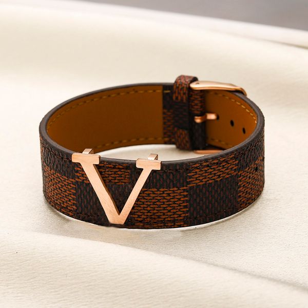 With box Charm Bracelet Leather Bracelet Fashion Lock Bracelet Classic Jewelry Designer Bracelet Flat Brown Brand Metal for Men and Women Lovers Jewelry Gift
With box Charm Bracelet Leather Bracelet Fashion Lock Bracelet Classic Jewelry Designer Bracelet Flat Brown Brand Metal for Men and Women Lovers Jewelry Gift
