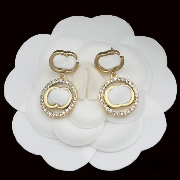 Luxury Designer Earrings Stud High Quality Women Brand Letter Gold Silver Plated Copper Crystal Pearl Earring Party Wedding Jewelry Christmas Gifts
Luxury Designer Earrings Stud High Quality Women Brand Letter Gold Silver Plated Copper Crystal Pearl Earring Party Wedding Jewelry Christmas Gifts