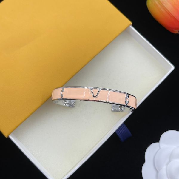 Classic Silver Plated Bracelet Brand Designer Letter Bracelet Designer Girls Casual Luxury Bracelet with Box Party Wedding
Classic Silver Plated Bracelet Brand Designer Letter Bracelet Designer Girls Casual Luxury Bracelet with Box Party Wedding