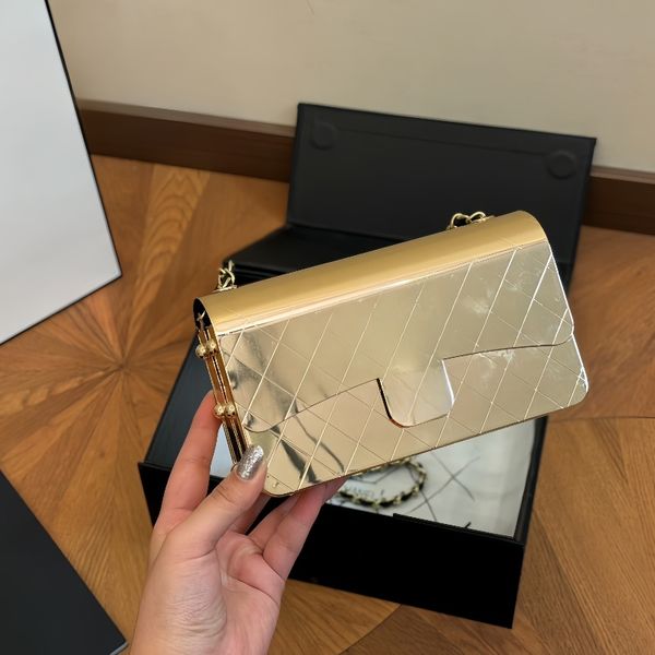 Designer metal bag women's chain bag vintage shoulder bag classic crossbody bag high quality leather bag fashion handbag casual party bag home travel bag luxury bag, Gold
Designer metal bag women's chain bag vintage shoulder bag classic crossbody bag high quality leather bag fashion handbag casual party bag home travel bag luxury bag, Gold