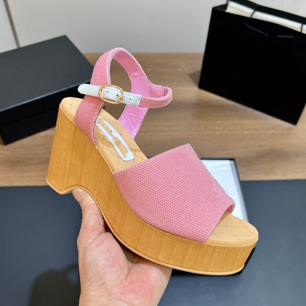 Women platform sandals Designer wedge sandals Luxury brand Business Office Shoes Party Shopping Shoes Home Outdoor travel Shoes Beach shoes, 7#box
Women platform sandals Designer wedge sandals Luxury brand Business Office Shoes Party Shopping Shoes Home Outdoor travel Shoes Beach shoes, 7#box