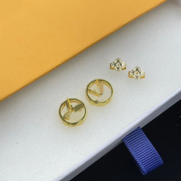 Classic Earrings Pearl High Quality Luxury Brand Desinger 18K Gold Plated Stud Crystal Rhinestone Wedding Party Jewelry Accessories Gift
Classic Earrings Pearl High Quality Luxury Brand Desinger 18K Gold Plated Stud Crystal Rhinestone Wedding Party Jewelry Accessories Gift