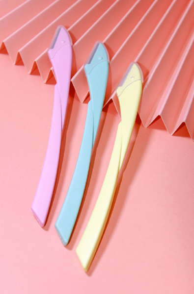 Durable Women's Eyebrow Trimmer - Versatile Razor for Perfectly Defined Brows
Durable Women's Eyebrow Trimmer - Versatile Razor for Perfectly Defined Brows