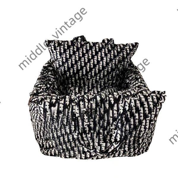 Fashion Autumn And Winter Detachable Pet Teddy Schnauzer Pomeranian Chihuahua Car Dog Bed, Black
Fashion Autumn And Winter Detachable Pet Teddy Schnauzer Pomeranian Chihuahua Car Dog Bed, Black