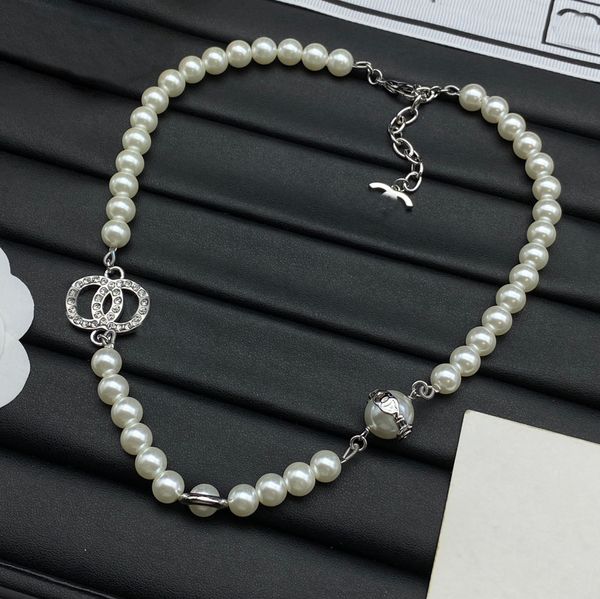 Luxury Brand Designer Necklaces Pendants Crystal Pearl Letter Choker Pendant Necklace Chain Jewelry Accessories
Luxury Brand Designer Necklaces Pendants Crystal Pearl Letter Choker Pendant Necklace Chain Jewelry Accessories