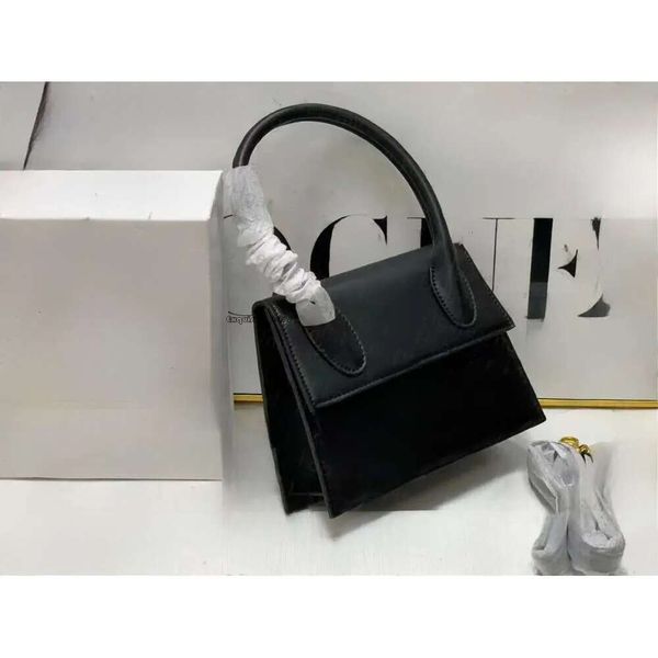 Lady ladies Designer Cross Body womens Fashion Clamshell Handbag Niche Light Cowhide Metal Official Original bags, Beige
Lady ladies Designer Cross Body womens Fashion Clamshell Handbag Niche Light Cowhide Metal Official Original bags, Beige