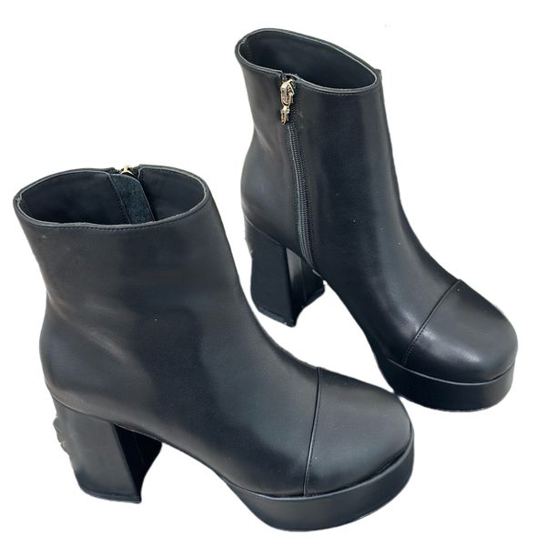 Women boots Designer boots Ladies boots Ankle Boots Luxury boots Block Heels Short Boots Female Zipper Winter boots Party Fashion Boots women shoes designer shoes, Color1
Women boots Designer boots Ladies boots Ankle Boots Luxury boots Block Heels Short Boots Female Zipper Winter boots Party Fashion Boots women shoes designer shoes, Color1