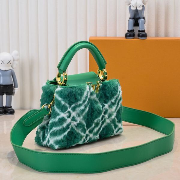 Handbag Designer Ladies Plush Puffy Striped Shoulder Bag Crossbody Bag Ladies Daily Large Capacity Shopping Handbag 21x14cm, Black
Handbag Designer Ladies Plush Puffy Striped Shoulder Bag Crossbody Bag Ladies Daily Large Capacity Shopping Handbag 21x14cm, Black
