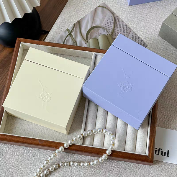Premium PE Film Jewelry Box with Built-in Necklace Display - Anti-Oxidation Protective Drawer Design
Premium PE Film Jewelry Box with Built-in Necklace Display - Anti-Oxidation Protective Drawer Design
