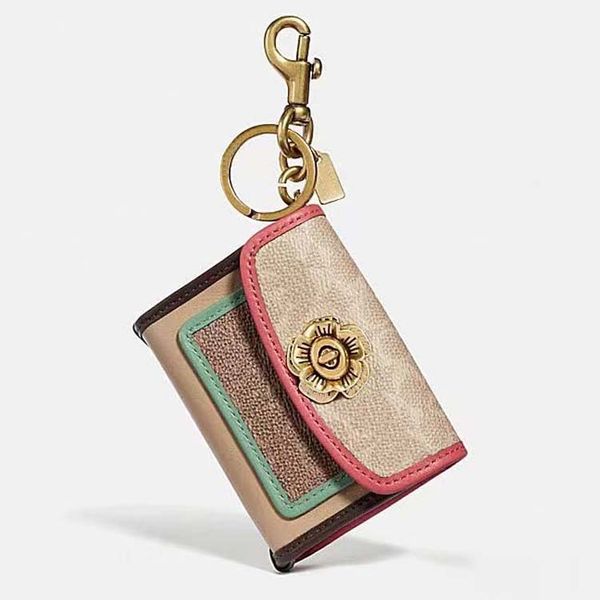 Bag Charm Women Key Rings keychain Summery Features Retro-Cool Motif In Glittery Resin Clip it To Favorite Bag or Set of Keys For Refreshing Style
Bag Charm Women Key Rings keychain Summery Features Retro-Cool Motif In Glittery Resin Clip it To Favorite Bag or Set of Keys For Refreshing Style