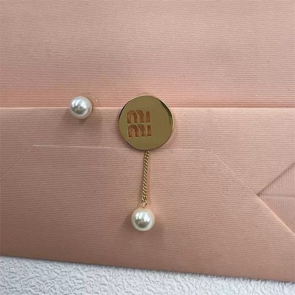 Luxury fashion designer earrings long and short asymmetric pearl earrings ladies name brand jewelry exquisite simple ladies earrings personalized design
Luxury fashion designer earrings long and short asymmetric pearl earrings ladies name brand jewelry exquisite simple ladies earrings personalized design