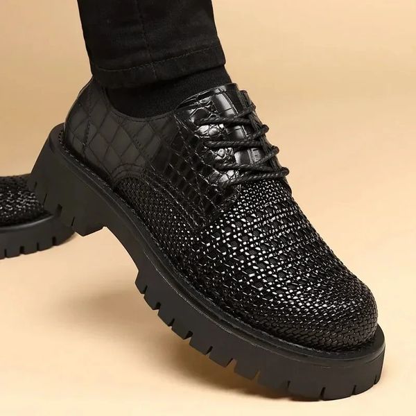 Brogues Hollow Out Breathable Men Streetwear Casual Platform Thick Sole Shoes Male Fashion Vintage Braid Leather Shoe 240106, Black
Brogues Hollow Out Breathable Men Streetwear Casual Platform Thick Sole Shoes Male Fashion Vintage Braid Leather Shoe 240106, Black