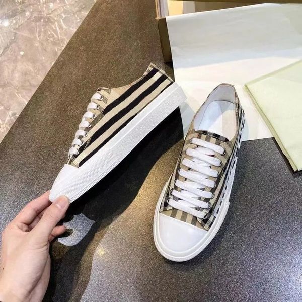 Luxury Vintage Check Sneaker Designer Casual Shoes for Women Burberrities Canvas Flat Sneakers Striped Printed Calfskin Womens Trainers Archive Beige Grey White, #1
Luxury Vintage Check Sneaker Designer Casual Shoes for Women Burberrities Canvas Flat Sneakers Striped Printed Calfskin Womens Trainers Archive Beige Grey White, #1