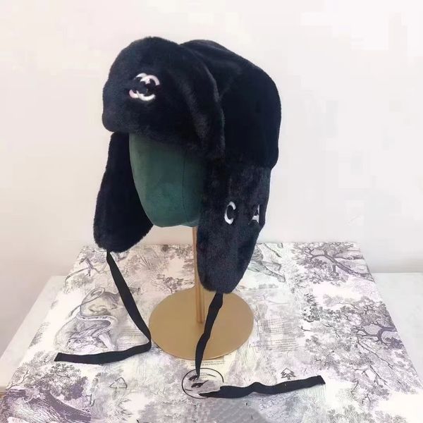 Autumn and winter popular thunderbolt cap men and women with the same luxury fashion designer thunderbolt cap wool warm black and white ear protection cap
Autumn and winter popular thunderbolt cap men and women with the same luxury fashion designer thunderbolt cap wool warm black and white ear protection cap
