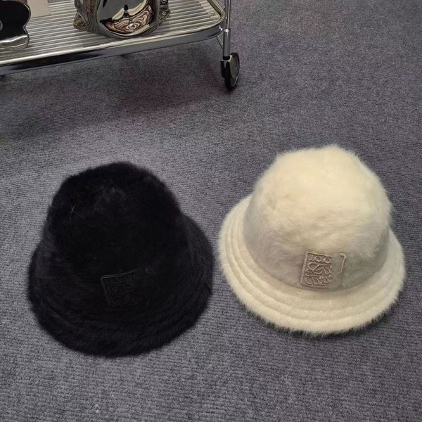 Luxury Fashion Designer Fisherman Hat Ladies Basin Hat Winter Thickened Plush Fisherman Hat Suitable for Women Hundreds of Premium Designer Hats, Beige
Luxury Fashion Designer Fisherman Hat Ladies Basin Hat Winter Thickened Plush Fisherman Hat Suitable for Women Hundreds of Premium Designer Hats, Beige