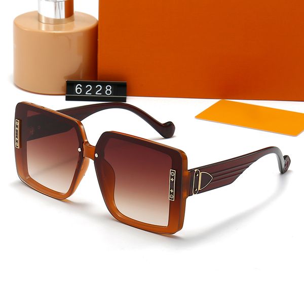 Designer Luxury Fashion Round GGities Sunglasses Eyewear GGities Sun Glasses Designer Brand Metal Frame Dark Glass Lenses For Mens Womens FJYJSRJ
Designer Luxury Fashion Round GGities Sunglasses Eyewear GGities Sun Glasses Designer Brand Metal Frame Dark Glass Lenses For Mens Womens FJYJSRJ