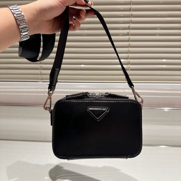 Women Designer Bag Fashion Letter Shoulder Bag Internal Large Capacity Crossbody Bags Solid Color Classic Camera Bags 19cm, P1-19cm
Women Designer Bag Fashion Letter Shoulder Bag Internal Large Capacity Crossbody Bags Solid Color Classic Camera Bags 19cm, P1-19cm