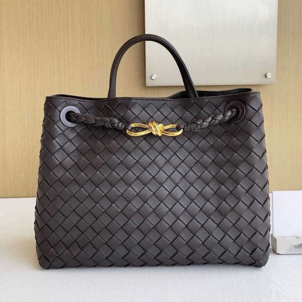 2024 Andiamo designer bag tote bag B Family Buckle 2024 New Woven Womens Portable Single Shoulder Crossbody Official Tote Bag laptop bag, 17_color
2024 Andiamo designer bag tote bag B Family Buckle 2024 New Woven Womens Portable Single Shoulder Crossbody Official Tote Bag laptop bag, 17_color