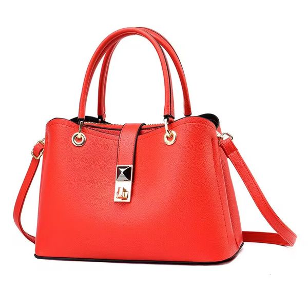 S LOCK Crossbody Bag Men Designer Messenger Bag Embossed Monograms Shoulder Bag Courier Macassars Handbag Luxury Cross body Purse Wallets M46246 M45806, Black
S LOCK Crossbody Bag Men Designer Messenger Bag Embossed Monograms Shoulder Bag Courier Macassars Handbag Luxury Cross body Purse Wallets M46246 M45806, Black