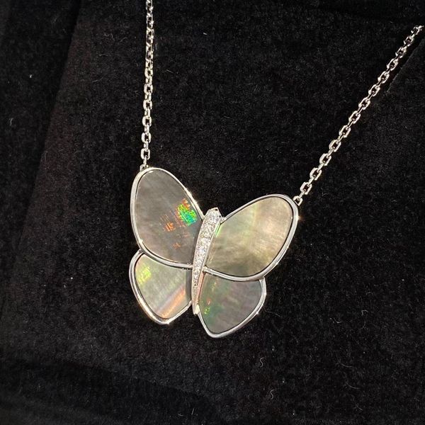 Luxury Fashion Clover Necklace Designer Jewellery Women's Necklace New Butterfly Pendant Necklace Classic Versatile Premium Jewelry
Luxury Fashion Clover Necklace Designer Jewellery Women's Necklace New Butterfly Pendant Necklace Classic Versatile Premium Jewelry