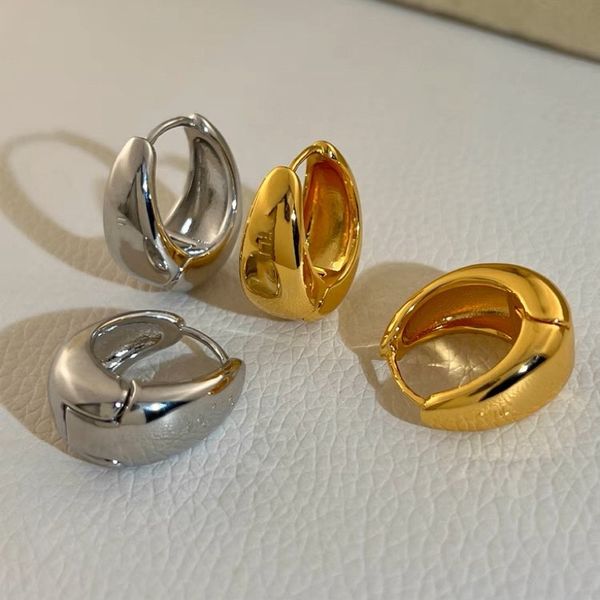 

Luxury Fashion Designer Hoop Earrings Ladies Crescent Earrings Engraved Letter LOGO Exquisite Simple Designer Jewellery Holiday Gift