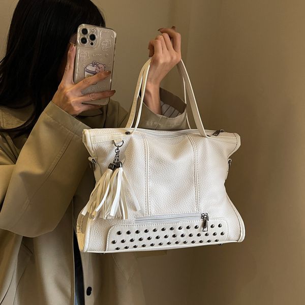 Factory outlet women shoulder bags 5 colors street personality rivet tote bag large capacity lychee vintage handbag simple Joker tassel handbags 1603#, Green
Factory outlet women shoulder bags 5 colors street personality rivet tote bag large capacity lychee vintage handbag simple Joker tassel handbags 1603#, Green