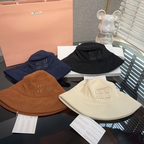 Luxury fashion designer bucket hat for men and women logo embroidery letters LOGO velvet wide-brimmed hat fisherman hat casual versatile designer hats, Black
Luxury fashion designer bucket hat for men and women logo embroidery letters LOGO velvet wide-brimmed hat fisherman hat casual versatile designer hats, Black