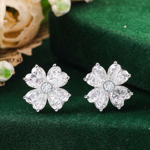 14K Flora Design Diamond 6.5Carat Total Moissanite Pear Cut Bridal Earrings Jewelry Solid Gold Ear Studs
14K Flora Design Diamond 6.5Carat Total Moissanite Pear Cut Bridal Earrings Jewelry Solid Gold Ear Studs