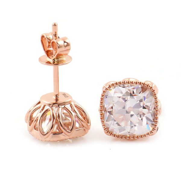 Beautiful Petals Setting 14K Gold Earring Studs With Milgrain Side 2Carat Cushion OEC Cut Moissanite Diamond Stud Earrings
Beautiful Petals Setting 14K Gold Earring Studs With Milgrain Side 2Carat Cushion OEC Cut Moissanite Diamond Stud Earrings