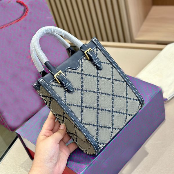 Women's Crossbody Designer Bag Handbag Canvas Printed Pillow Bag Single Shoulder Bag Luxury Designer Bag Multicolour, White/blue 19cm box
Women's Crossbody Designer Bag Handbag Canvas Printed Pillow Bag Single Shoulder Bag Luxury Designer Bag Multicolour, White/blue 19cm box