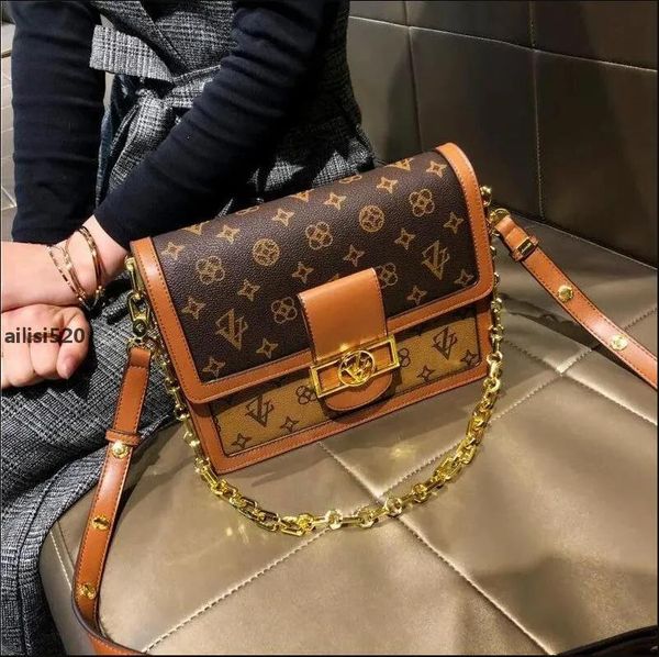 5A Designer Bag Totes Luxury Cross Body Tote Bags Women messenger bag Fashion designers bags womens Mini Shoulder Lady Totes purse handbag c, Brown flowers
5A Designer Bag Totes Luxury Cross Body Tote Bags Women messenger bag Fashion designers bags womens Mini Shoulder Lady Totes purse handbag c, Brown flowers