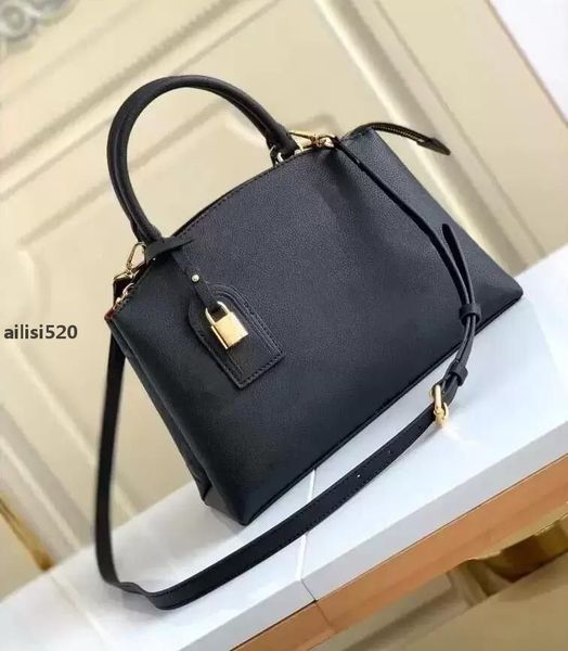 5A 2022 Genuine Leather Luxury Bag Women Handbags Designers Embossing Shoulder Messenger Bags Purse Female Classic Handbag Casual Tote Lady, Are not sold separately
5A 2022 Genuine Leather Luxury Bag Women Handbags Designers Embossing Shoulder Messenger Bags Purse Female Classic Handbag Casual Tote Lady, Are not sold separately