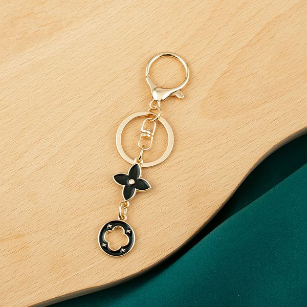 Designer Keychain TWIGGY CHAIN Gold Letters Fashion Womens Bag Charm Luxury Keyring Alloy Classic Keychain Rings Portachiavi
Designer Keychain TWIGGY CHAIN Gold Letters Fashion Womens Bag Charm Luxury Keyring Alloy Classic Keychain Rings Portachiavi