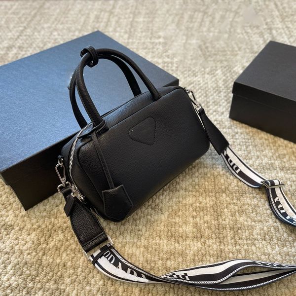 Women Designer Bag Fashion Letter Handbag Large Capacity Crossbody Bags Pure Color Classic Shoulder Bags 24x14cm, P1-24x14cm
Women Designer Bag Fashion Letter Handbag Large Capacity Crossbody Bags Pure Color Classic Shoulder Bags 24x14cm, P1-24x14cm