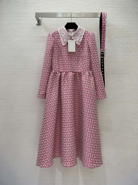 Basic & Casual Dresses European Trendy Brand New Letter Jacquard Fabric Water Soluble Lace Heavy Work Bead Flip Neck dress Long Sleeve, Pink 
Basic & Casual Dresses European Trendy Brand New Letter Jacquard Fabric Water Soluble Lace Heavy Work Bead Flip Neck dress Long Sleeve, Pink
