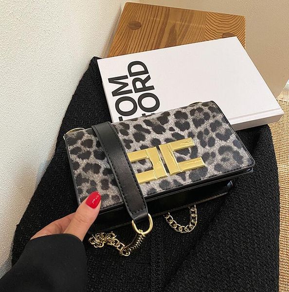 Factory outlet women shoulder bag 4 colors street personalized gold buckle chain bag popular leopard handbag daily Joker color matching leather backpack 3327#, Nude
Factory outlet women shoulder bag 4 colors street personalized gold buckle chain bag popular leopard handbag daily Joker color matching leather backpack 3327#, Nude