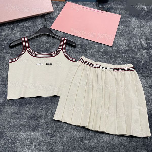 

Knitted Women Skirt Singlets Set Luxury Designer Knits Pleated Skirt Outfits Cropped Tanks Skirts Outfit, Beige with label #0116