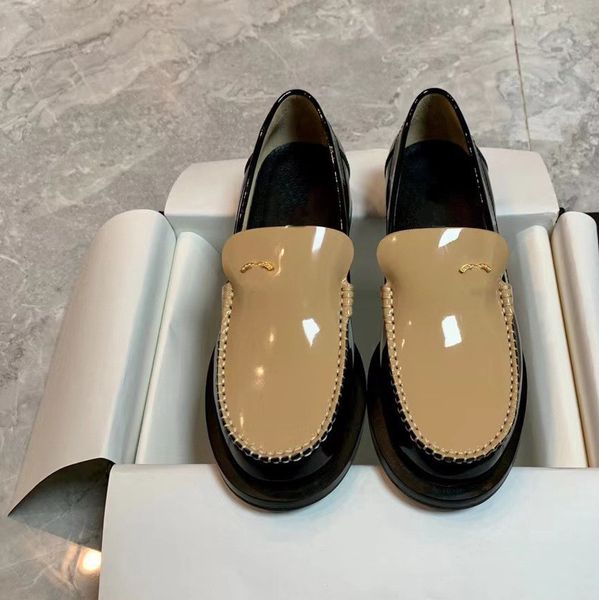 Designer Women 100% Cowhide Top Quality Loafers Womens Chain Mocassin Dress Leather Mules Metal Button Flat Classic Shoes, Red
Designer Women 100% Cowhide Top Quality Loafers Womens Chain Mocassin Dress Leather Mules Metal Button Flat Classic Shoes, Red