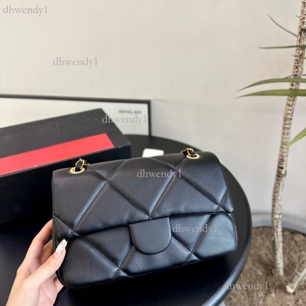 Premium Diamond chain Bag Handbag Elegant commuter classic tote bag Retro crossbody bag can be sweet or salt, Black
Premium Diamond chain Bag Handbag Elegant commuter classic tote bag Retro crossbody bag can be sweet or salt, Black