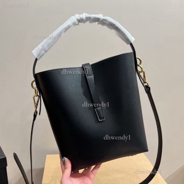 2024 New designer bag Fashion bag Crossbody bag Handbag Underarm bag Fashion shoulder bag Multi-functional, Deep blue
2024 New designer bag Fashion bag Crossbody bag Handbag Underarm bag Fashion shoulder bag Multi-functional, Deep blue