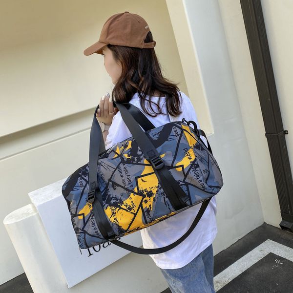 Graffiti Sport Gym Bag Overnight Duffel Bag Fashion Personality Travel Bag with Shoe Compartment & Wet Clothes Pocket Waterproof