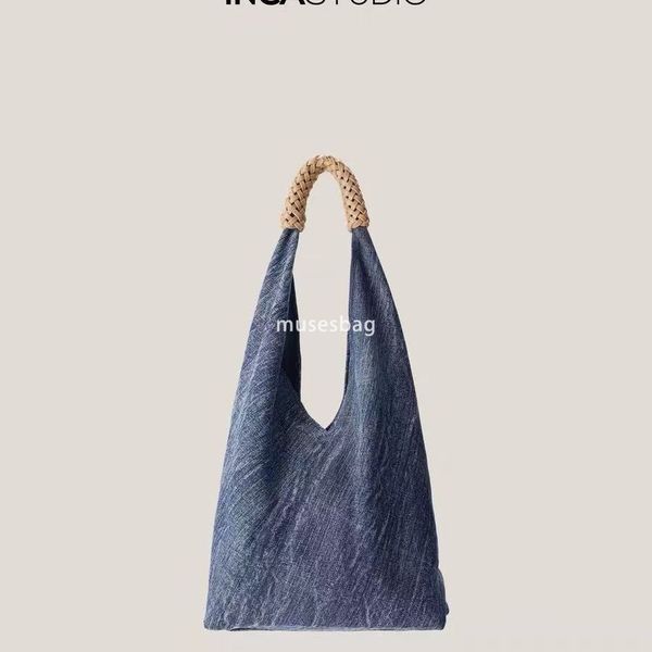 New high-quality Korean denim canvas bag, women's shoulder tote bag crescent bag niche design texture ins, Sky blue
New high-quality Korean denim canvas bag, women's shoulder tote bag crescent bag niche design texture ins, Sky blue