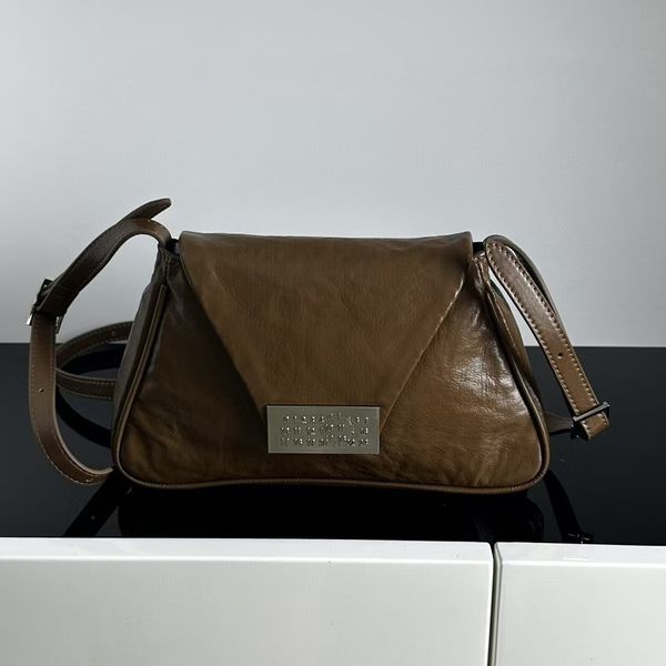 MM6 new crossbody bag, luxury New style 100% cowhide brand designer women's bag women's shoulder crossbody bag handbag simple fashion women's crossbody bag, 1bag
MM6 new crossbody bag, luxury New style 100% cowhide brand designer women's bag women's shoulder crossbody bag handbag simple fashion women's crossbody bag, 1bag
